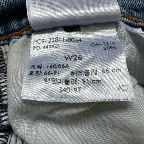 REVOLVE Levi's Wedgie Icon Fit Jeans in These Dreams Wash - Size 26 - Picture 11 of 16